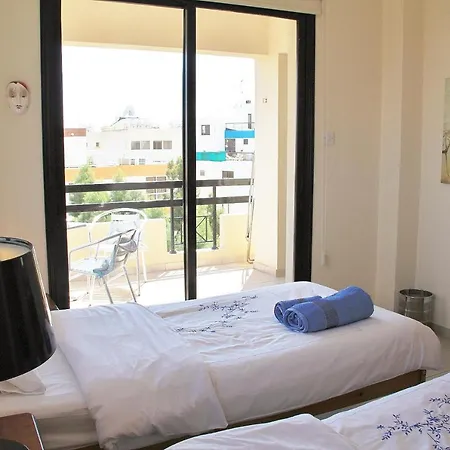 Ria Court For 3 Persons *